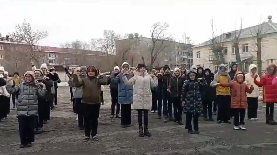 Общереспубликанский флешмоб "Мы свободно дышим!"